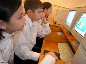 Более 80% школ России лишены широкополосного доступа в Интернет. Результаты проекта Наша новая школа
